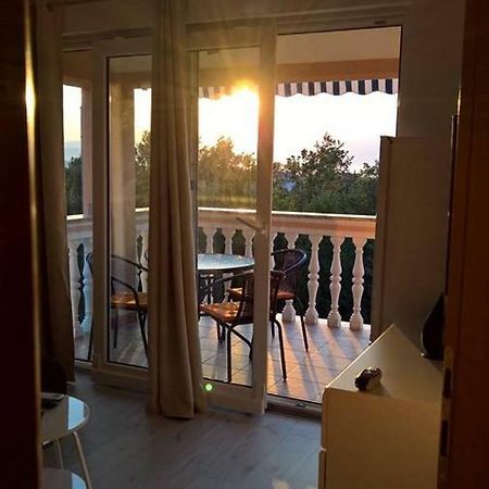 Apartment Poleti Малинска Екстериор снимка